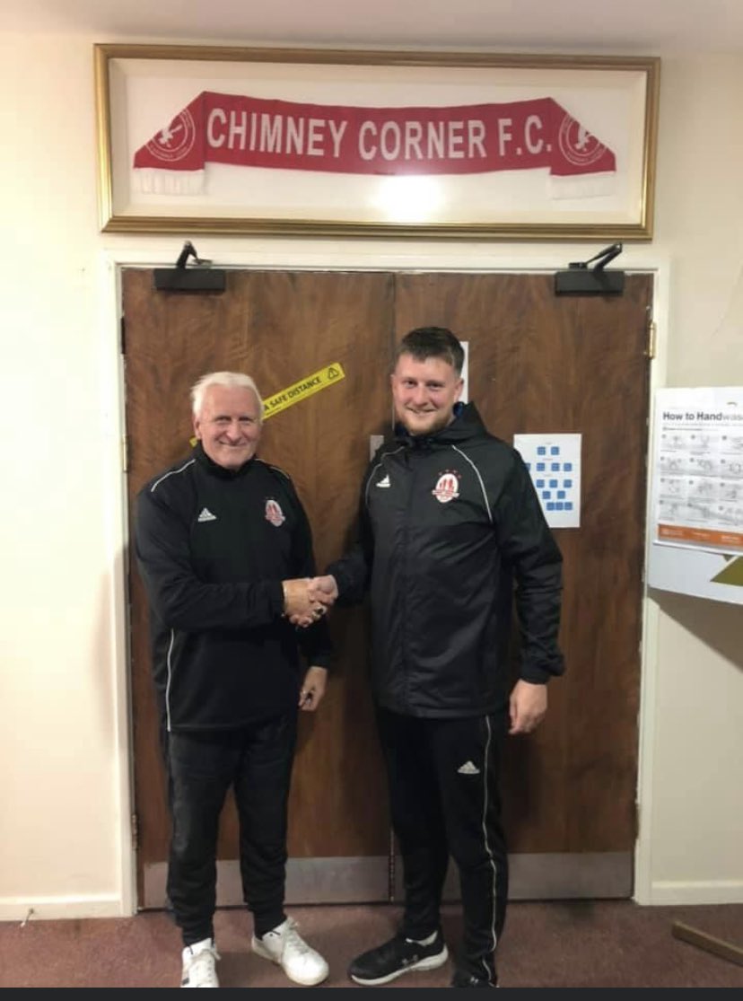 ChimneyCornerFC's tweet image. 2/2 Mark brings a wealth off experience at senior football level where he made first first debut at the age off 16 under Shea Hamill.   There will be further news off Marks backroom  staff in the coming days 🔴⚫️🔴⚫️