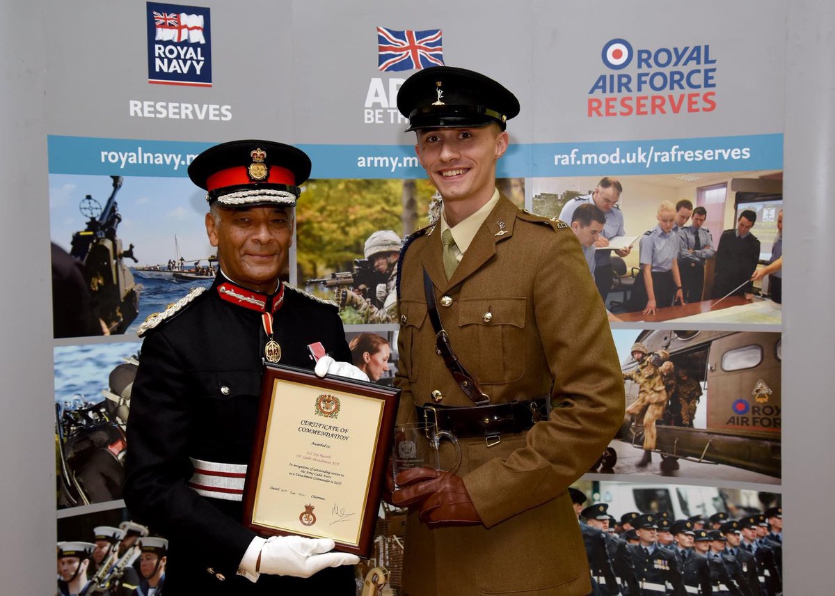 Throwback to last Thursday at the <a href="/GLRFCA/">Greater London RFCA</a> Awards Evening! A brilliant night and felt very honoured to be a part of it! <a href="/KenOlisa_LLofGL/">Sir Kenneth Olisa</a> <a href="/10selacf/">10 GLSEACF</a> <a href="/GLSEACF/">Greater London SE Sector ACF</a> <a href="/MayorOfBexley/">Mayor Of Bexley</a> @LBBexleyRepDLDE <a href="/R_Signals/">Royal Signals</a>