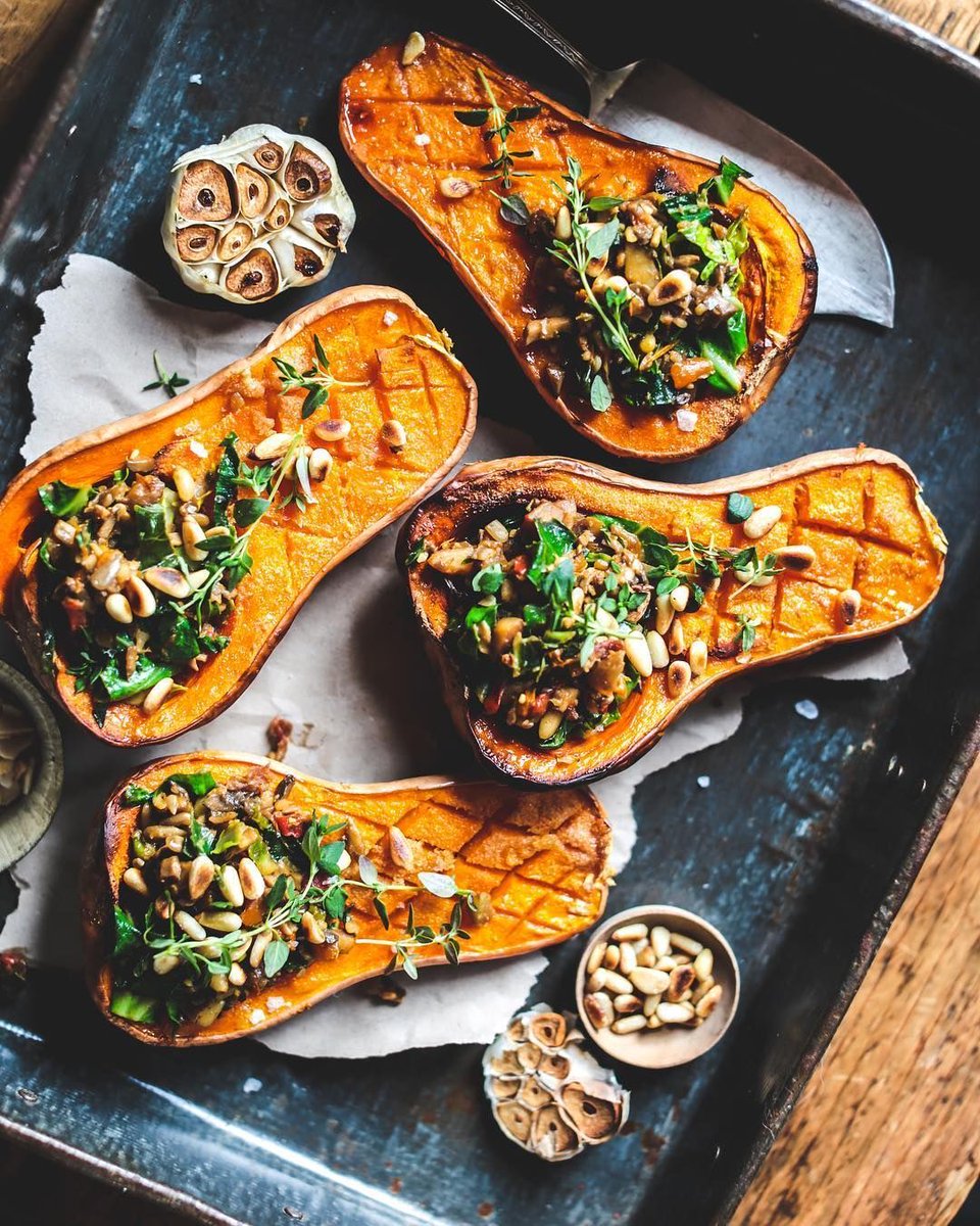 PlantBasedNews's tweet photo. Beautifully roasted Squash with a gorgeous mushroom filling, topped with toasted pine nuts. What's not to like?! Especially as the days are getting darker and colder! 

https://t.co/T66x0uuPmY https://t.co/iwgLetFBQo