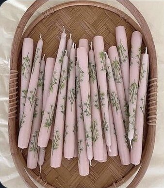 Elle boyanmış mumların güzelliğine bakın.. nasıl koktuklarını merak ediyorum