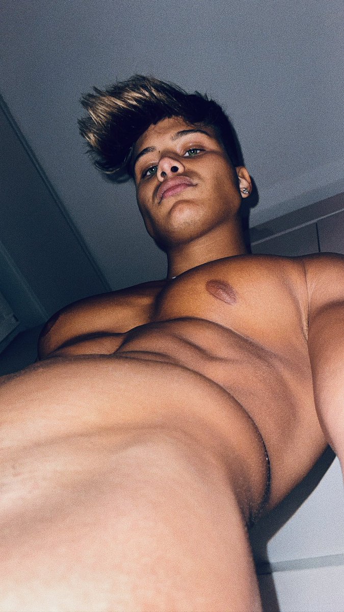 SORPRESINA a qualcuno che retwitta, stasera mi sento buono🤭🎁 
-
little SURPRISE to someone who retweets, I'm good tonight😏🎁

if you want write with me i’m on ONLYFANS right now, let’s chat👄