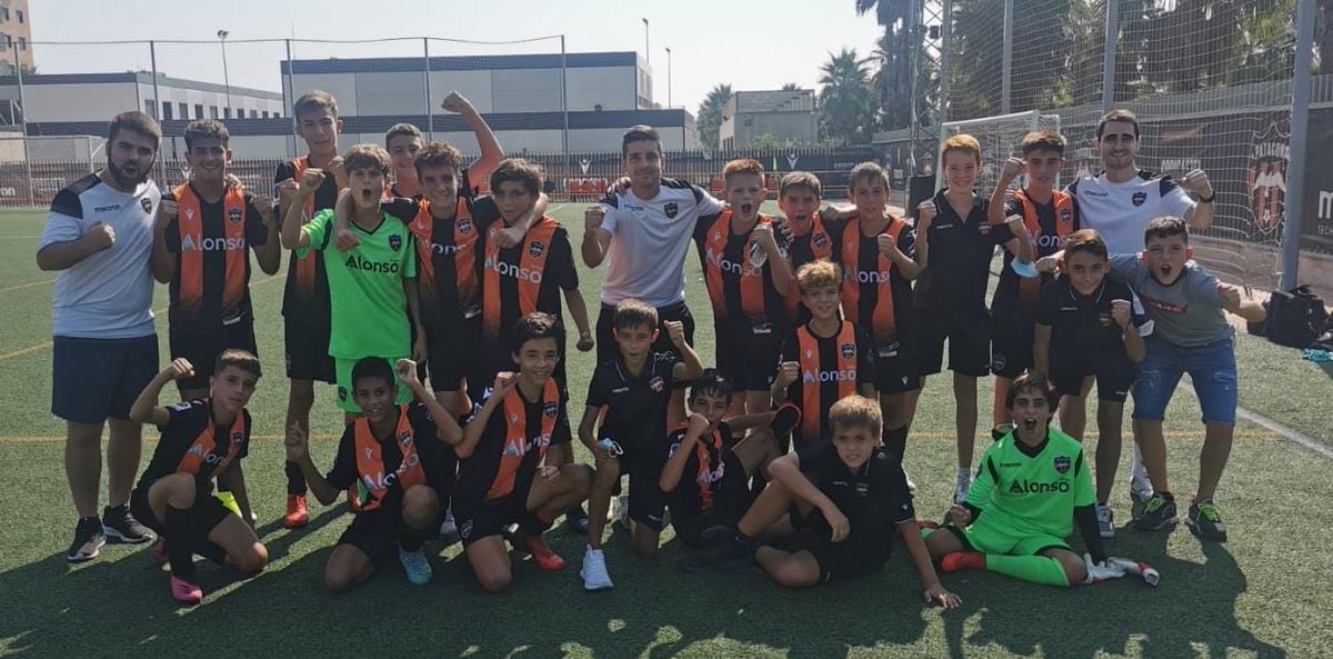 Infantil "B" 5-1 Tavernes Blanques CF "A"

Debut en liga con una victoria contundente, en un partido que dominamos de principio a fin y fuimos muy efectivos.

Gran trabajo de todo el equipo!! 🧡🖤

⚽⚽ Sergi ⚽Marc ⚽Jaume ⚽ Rubén