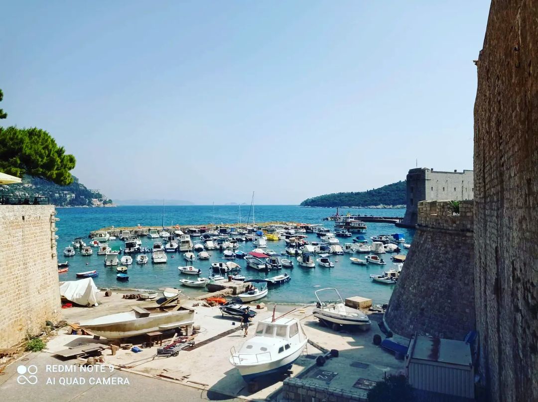 SolCroatia's tweet photo. Hello! #dubrovnik #dubrovnikoldtown #dubrovnikcroatia #dalmatia #dalmacija #moment #travelphotography #travelpic #travelpics #travel #travelingram #traveltheworld #world #sky #summer #sea #croatiatravel #croatia #beautiful #beutifulplace https://t.co/HIetpXG3XT