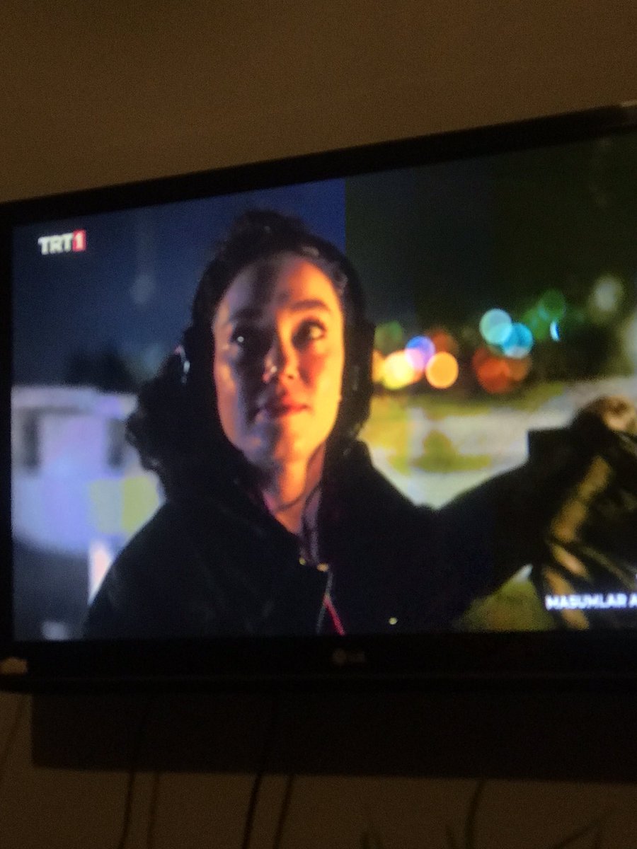 Doymadım doyamadım sevmeleri sen ben… 
Melisa Şenolsun