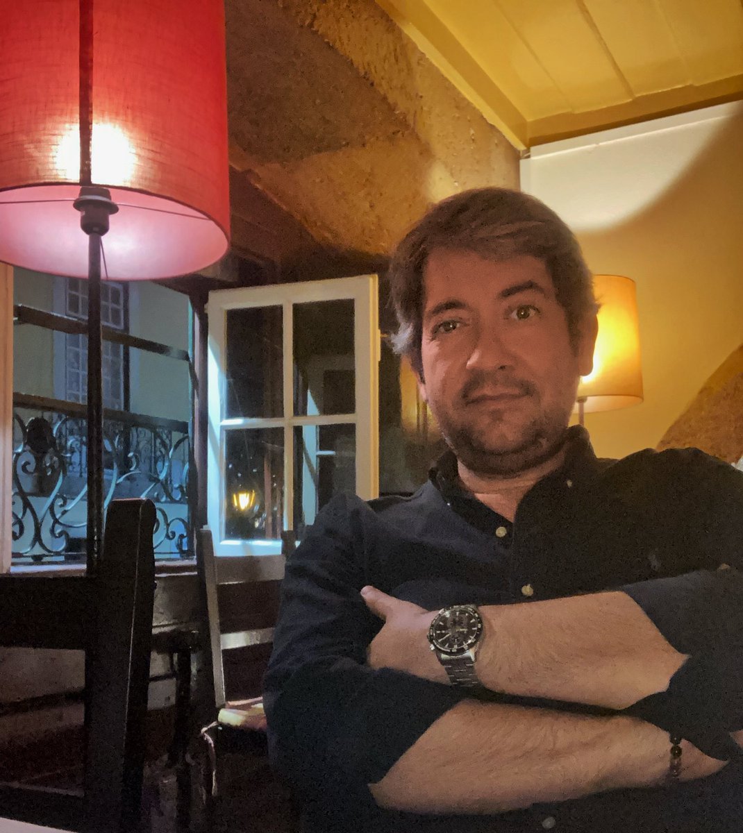 carlosdleitao's tweet photo. #clubedefado A casa.
@management_vs @fadoinbox @suMisuraLx 
#fado #fadosinger #Lisbon #visitlisbon #portugal #worldmusic #musician #urbansong https://t.co/FHcpn0v3ni