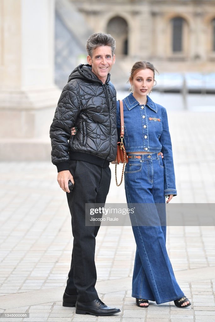 sally🧘🏻‍♀️ on X: emma chamberlain and her dad at the louis vuitton show  in paris  / X