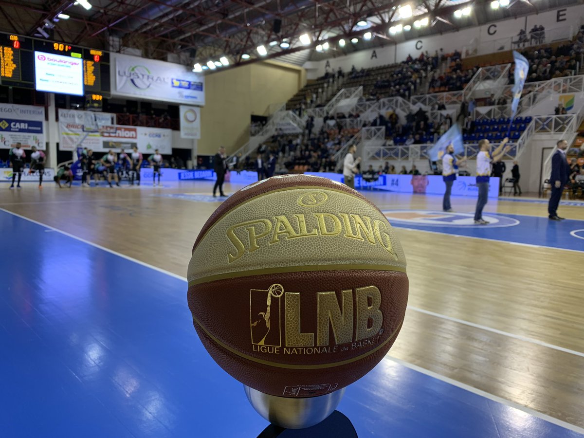 rcfcoeurdechamp's tweet photo. 🏀 [#RCFSport] Nouvelle belle performance du @ChampBasketOff ce soir à @VilledeChalons face à @ChoraleRoanne 105 à 84 👏🏻👏🏻👏🏻 https://t.co/HwtK3dguig