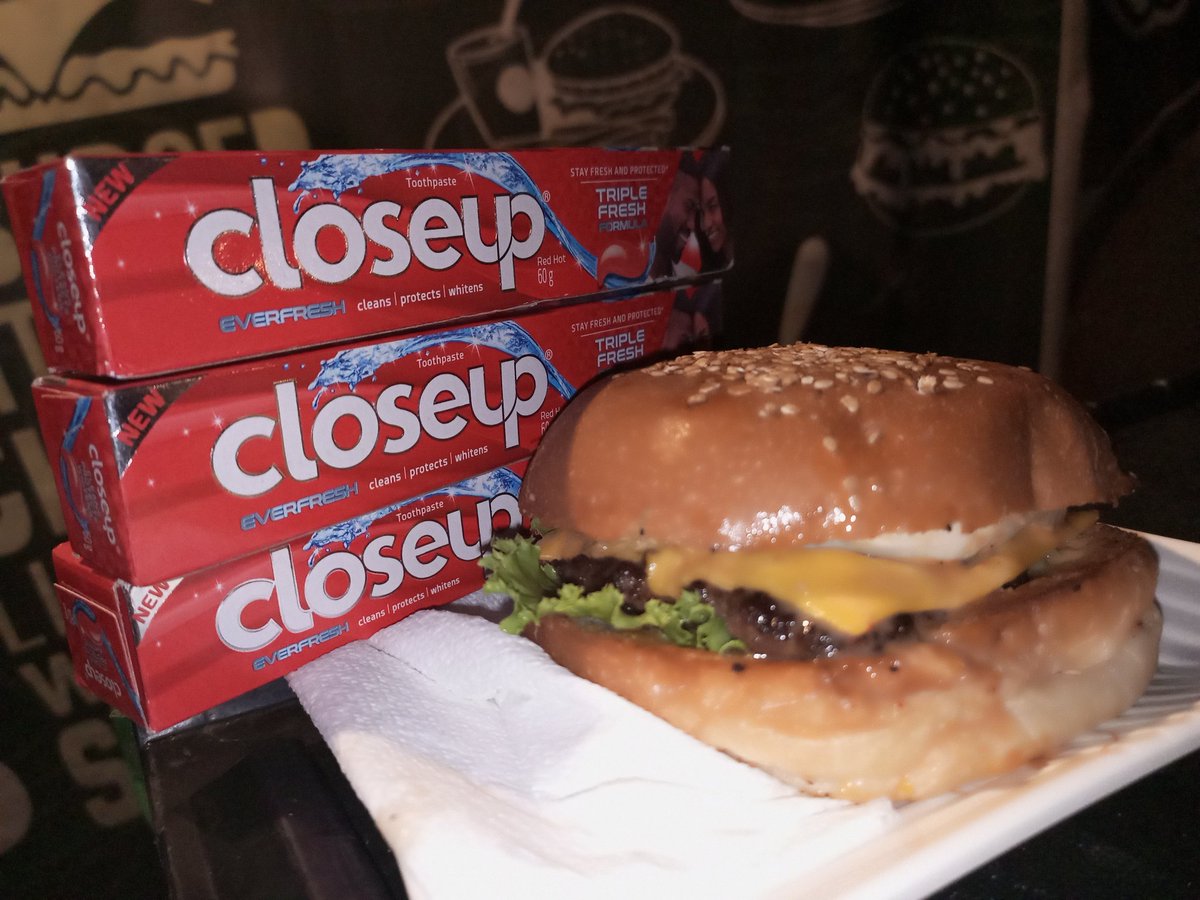 edziisamuel's tweet photo. @CloseupGhana 🍔🍔🍔🔥🔥🔥🇬🇭🇬🇭🇬🇭
Right After #Grababite , let the #CloseUpToothPaste do the Brushing 🪥
#TEMA #C4 https://t.co/nxxg82ND4k