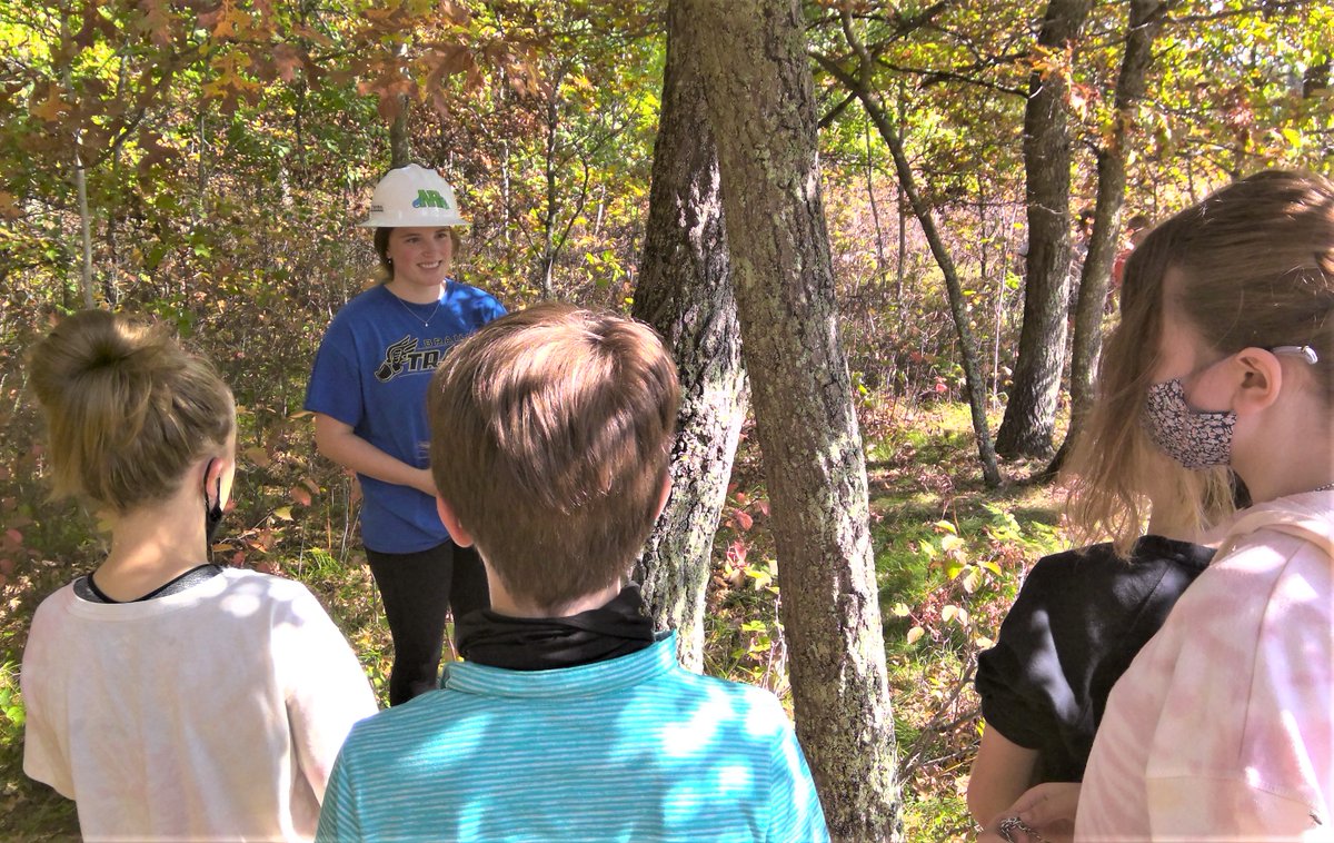clcmnedu's tweet photo. Natural Resources students helped out at #Forestry Days today at Forestview Middle School.

CLC students taught 5th graders forestry measures and compass/pacing.
🧭 https://t.co/Os2cWHYAkd