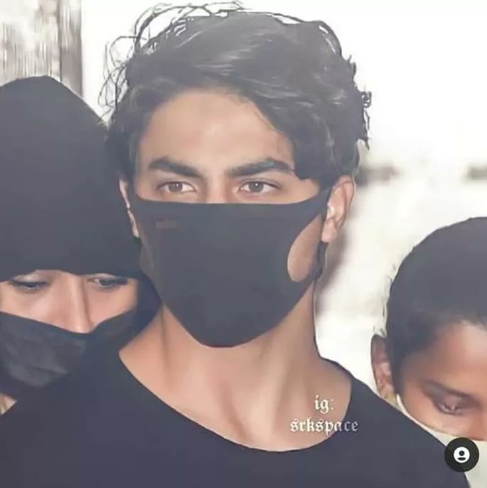 Teamsrkinegypt2's tweet photo. #WeStandWithAryanKhan https://t.co/duIE7YJ2yT