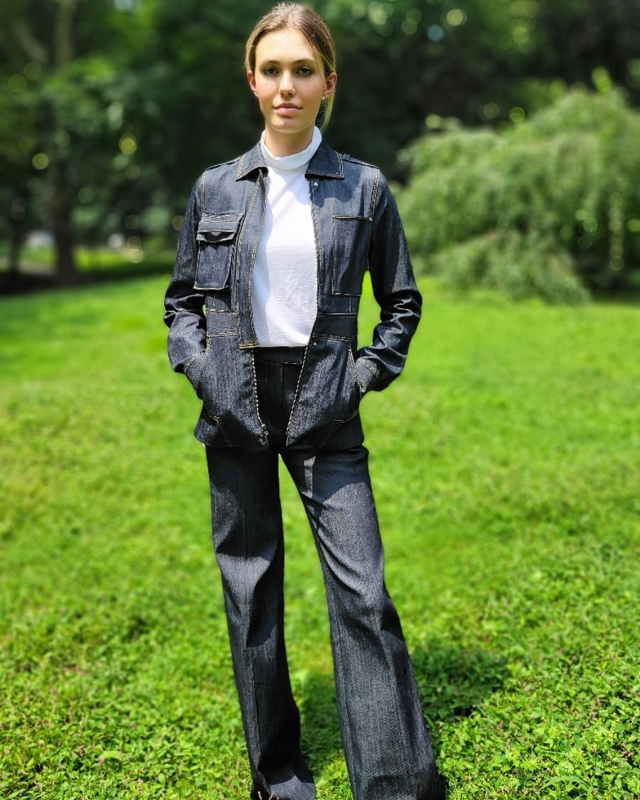 ETCeteraNYC's tweet photo. Good for your closet and the environment. The Prussian #recycleddenim jacket &amp; pants are beautifully tailored &amp; environmentally friendly. ♻️
#etceteranyc #sustainablefashion #sustainable #sustainablestyle #ecofashion #ecostyle #ecofashionista #fashionista #style #shop #fashion https://t.co/zDaoYUGkLX