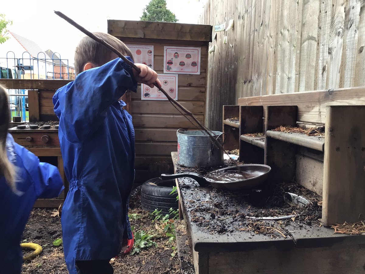 NurseryMonksdo1's tweet photo. When the utensils your teacher has provided in the mud kitchen just aren’t up to the job…#NotJustAStick #COEL #Explorers #HisWayIsBetter 💪🏻 @NurseryMonksdo1 @MonksdownSchool https://t.co/EYL6RFBkB4