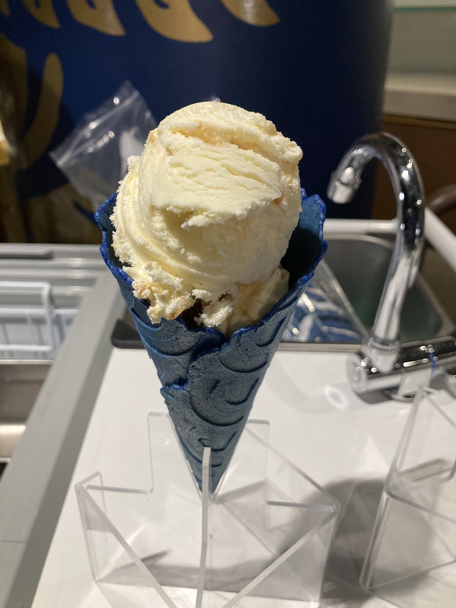 Janie McCauley tweet media