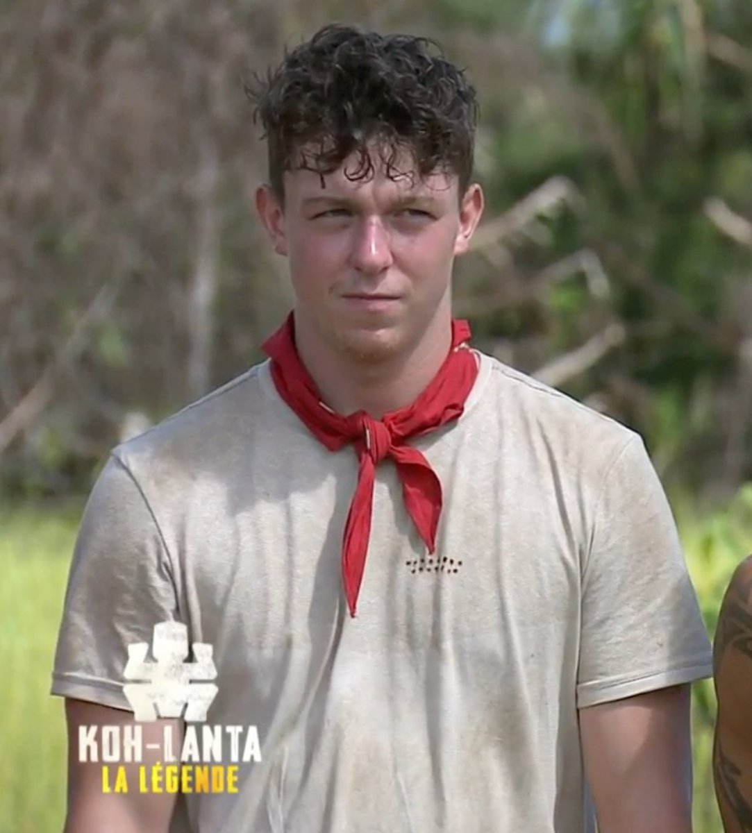 carioczss's tweet photo. Les anciens de KL Les 4 terres qui font un trou chaque jour dans leur tshirt comme Bertrand-Kamal 🥺 #KohLanta https://t.co/3Nm9w1iBiu