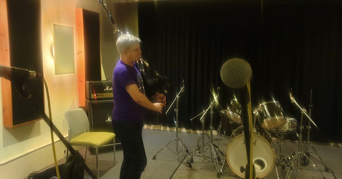 KennyMacKenzie's tweet photo. Final preparation and fine tuning of the big pipe today for the last couple of recording sessions at #SlateRoomStudio for my new album under the watchful eye of musical arranger and all round talented chap @WMarshallmusic #Scottishmusic #scottishmusicscene #bagpipes https://t.co/aVQKjq4QXT