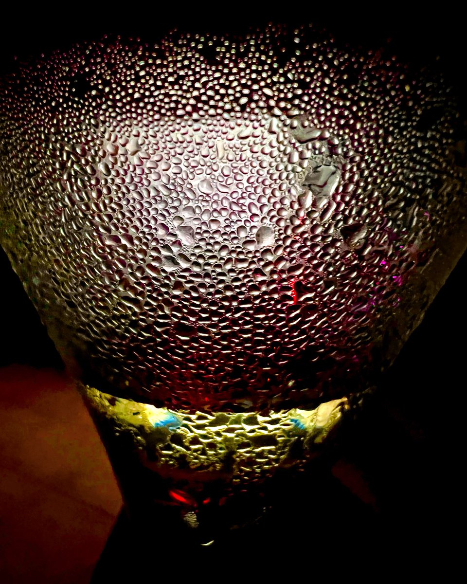 iKikeApple's tweet photo. #apple #iPhone13ProMax #macrophotography #whitewine #coldwine #Applefan #iKike #YouTuber #Influencer #Ibiza #gaylifestyle #AppleEvent @Apple https://t.co/P3lRspUC9M