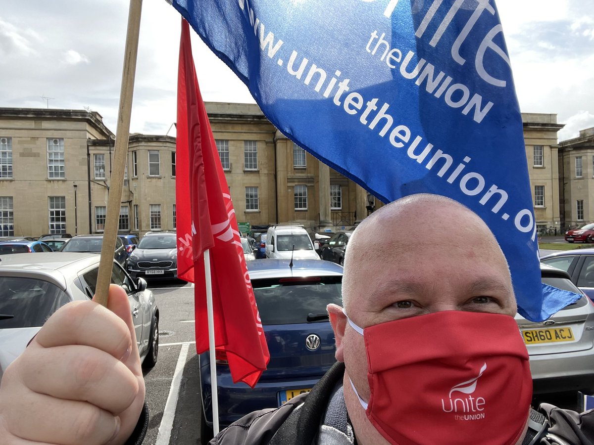 Popped out yesterday lunchtime to offer some solidarity and support for the outsourced @KingdomSGL security staff in their ongoing strike over a desultory pay offer and lack of sick pay from their employer. @unite_southeast #WeAreKingdom #Strikefor12