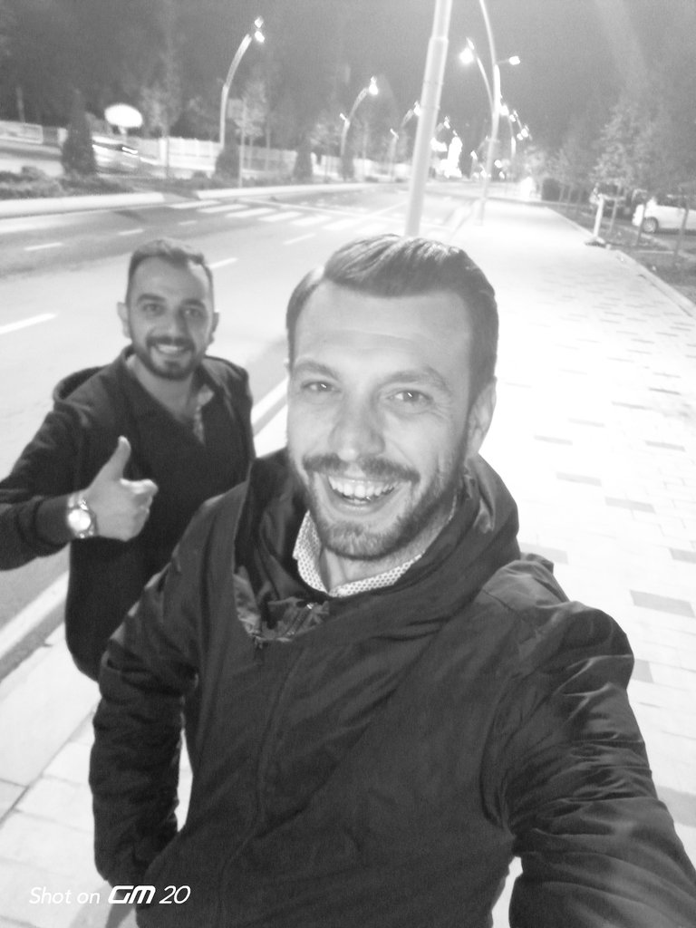menajerALKAN's tweet photo. Sabah sabah seda sayan , lastik patladı ama durmak yok , gözü kalanın gözünü ....... #beylikduzu #beykent #avcilar #carsamba #Persembe #yatirim #cilgin #enerji https://t.co/Uvj9ibuv0V