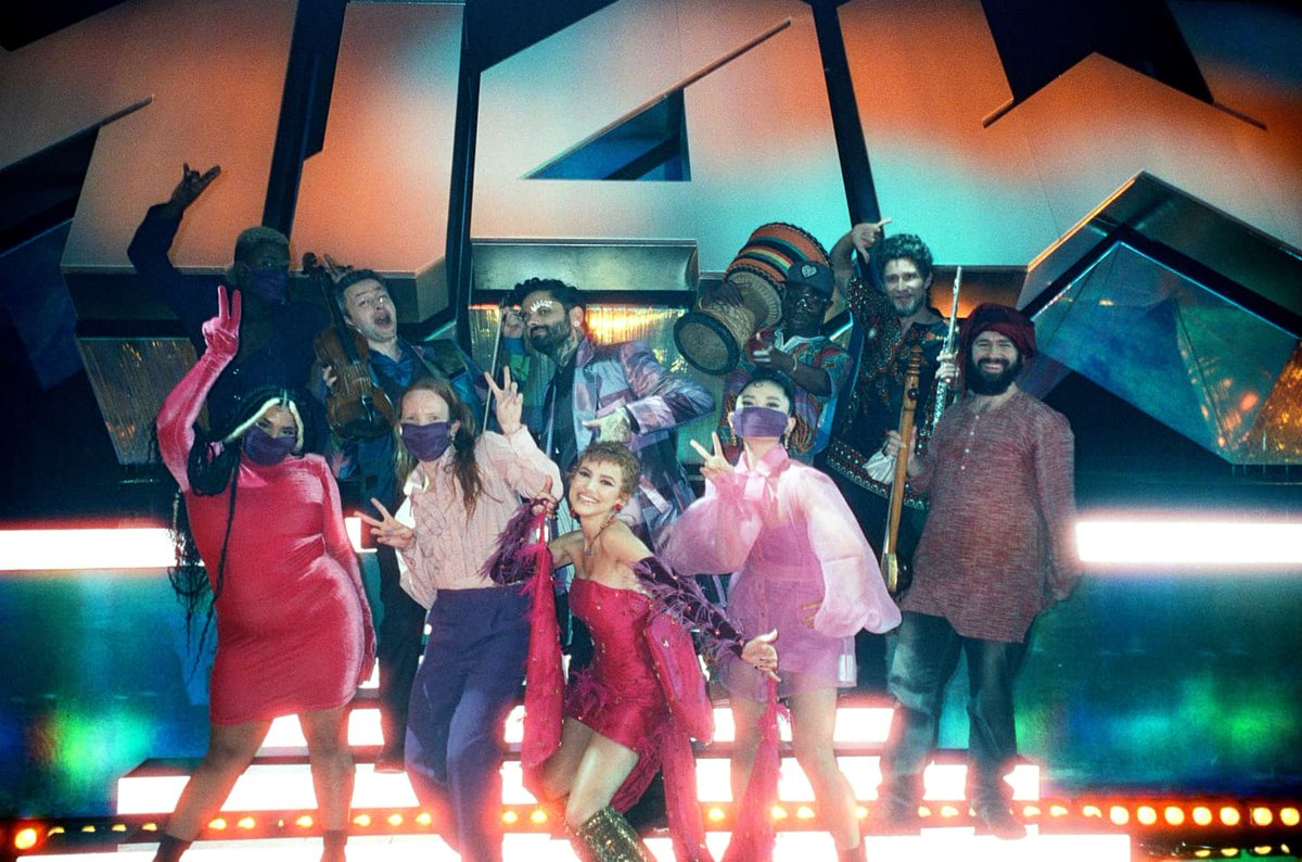 manugavassi's tweet image. "Eeeee uuuuuuhhhh me diz por que que você volta-aaaaa?" #subversiva #MTVMIAW2021