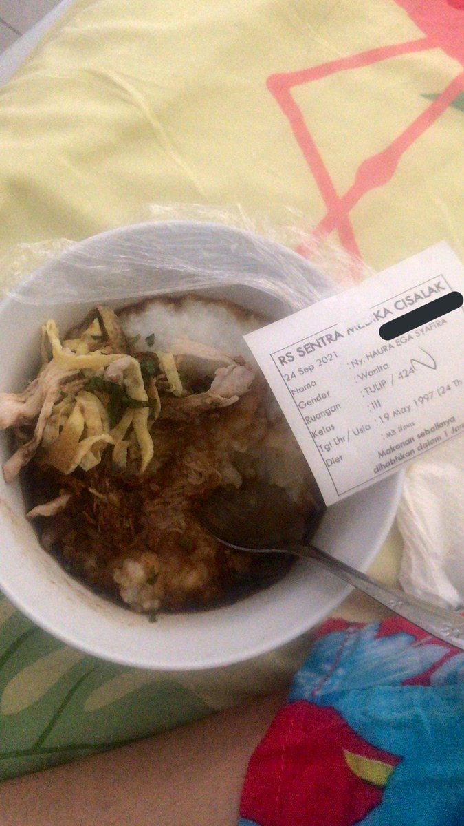 ternyata emg benar , makanan rumah sakit ga bikin selera🥺 hokben pizza steak bubur ayam kaki lima emang lebih menggoda🥺🥺🥺