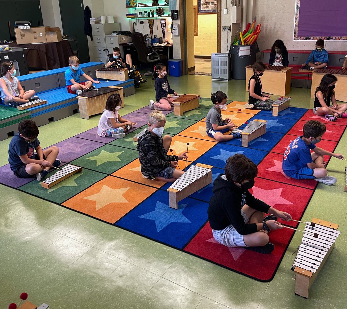 MrsBaezteaches's tweet photo. Music time! 🎶 @MrBrown_Music #qrspride https://t.co/J0dVONTnLQ