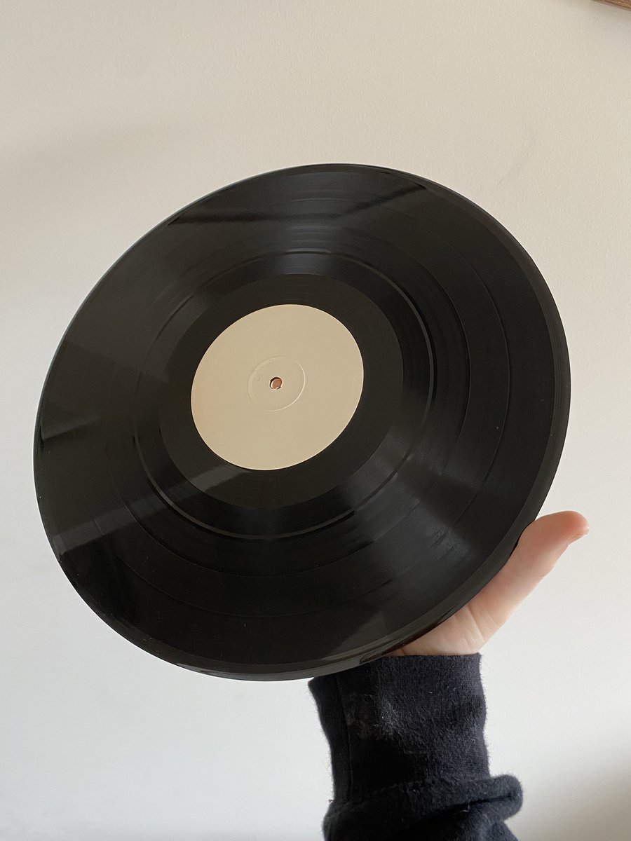 Wolf & Chain tweet media