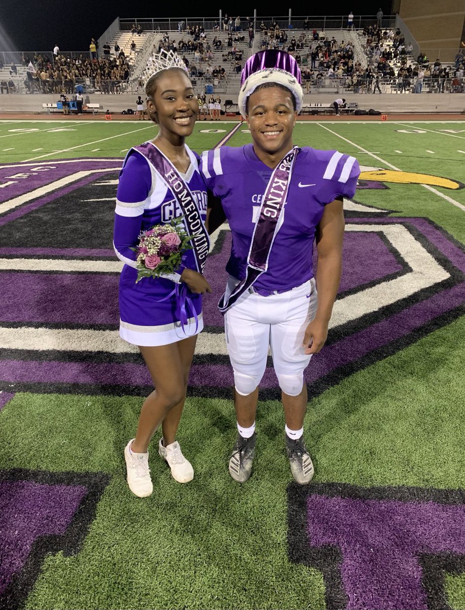 JJ wins homecoming king! OOOSSS!