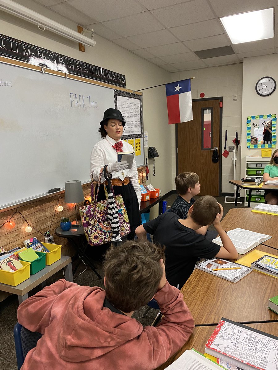 XaocSpace01's tweet photo. We loved having Mrs. Stewart, aka Mary Poppins, stop by our room for Read for a Better Life.
#Cryar #GameOn https://t.co/8hGcN5BDx0