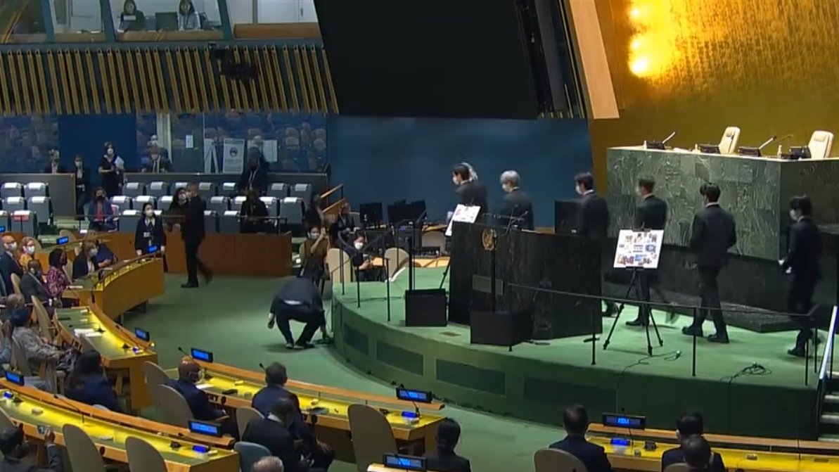 NewsArirang's tweet photo. “Promoting the sustainable development goals; it was Korea’s moment.”Permanent Representative of the Republic of Korea to the United Nations, Amb. CHO Hyun @ROK_Mission discusses Korea’s diplomacy w/@jennie_jojo https://t.co/xqG291Dj9M https://t.co/b6vl5nwo0K