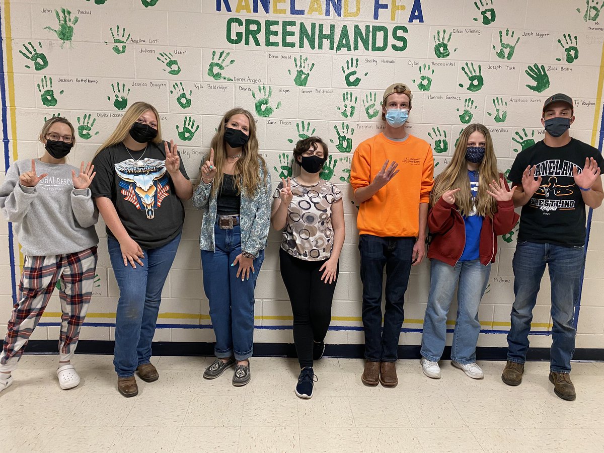 kanelandffa's tweet photo. Clean sweep at the Horticulture CDE! Kaneland in 1st as a team, with individual placers being Georgia Harvell (1st), Lillian (2nd), Amber Bauer (3rd), Ty Vaughn (4th), Annalise Rios (5th), Marisa Urban (7th), Dylan Hawkins (10th) 🌼 https://t.co/kCjgzP6xWJ