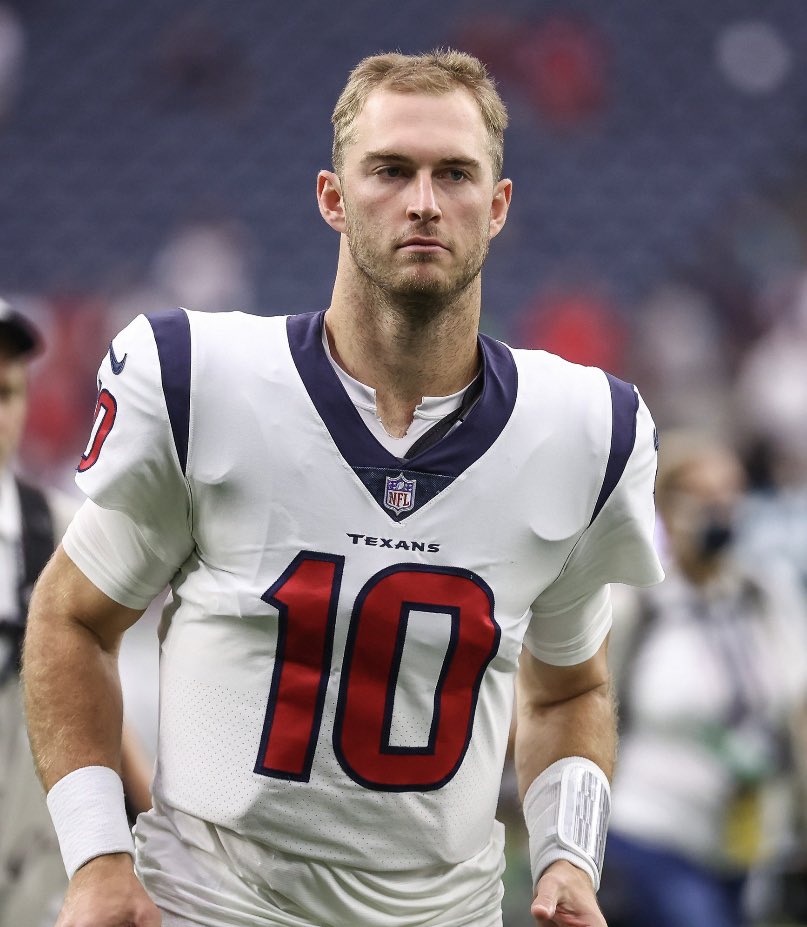 PardonMyTake's tweet photo. Alexa play neck! https://t.co/IwekXgxKFf