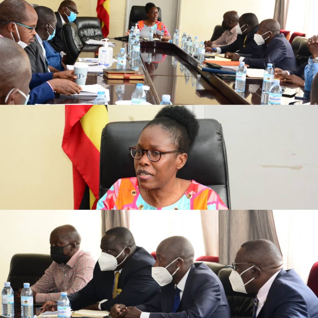 JudithNabakoob1's tweet photo. I am not happy with the work of District Land Boards. The irregular management of Bat Valley land on Plot 2 Semiliki Walk Road by Kampala District Land Board against all existing court orders is one such example. District Land Boards need to clean up. Collusion must Stop! https://t.co/xvDFLOu06J