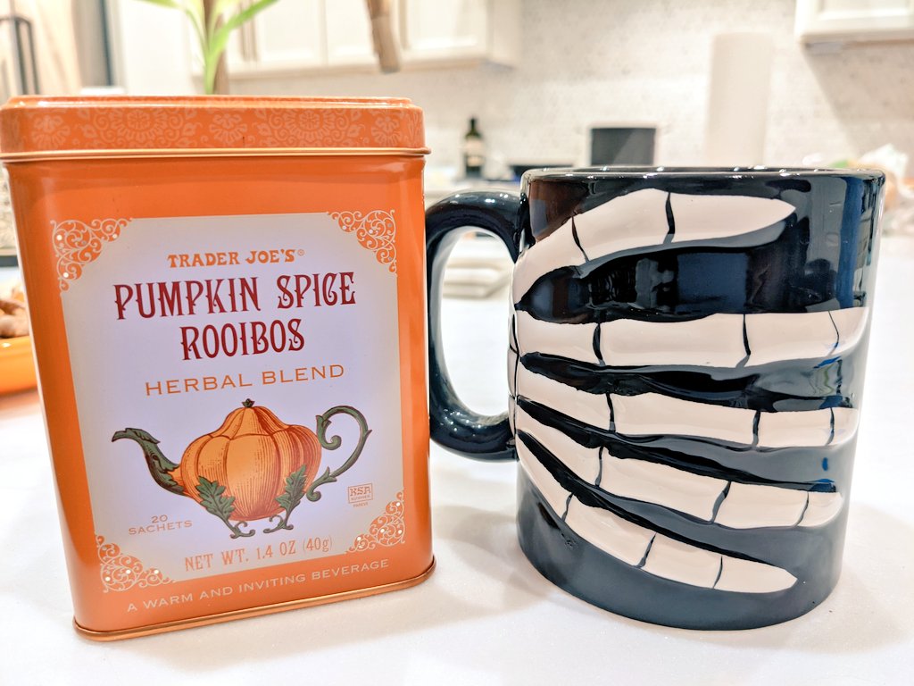 letsgetoolong's tweet image. It's pumpkin season and I'm not complaining! This #TraderJoes pumpkin rooibos has a strong cinnamon aroma but very balanced pumpkin &amp;amp; rooibos flavor. Great fall blend 💞🎃🍂