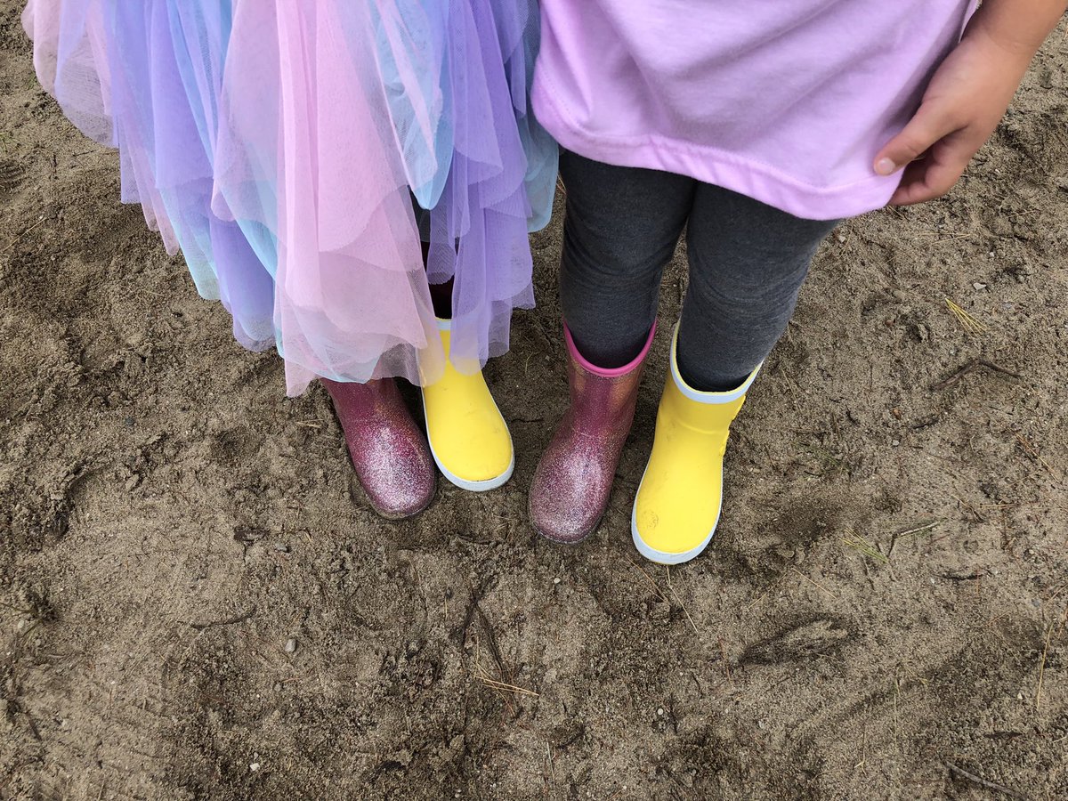 Sometimes besties just need to share!  #GetOutside <a href="/MeagHalupka/">Meagan Halupka</a> <a href="/KCarmount/">Mrs. C</a> #OwnYourTomorrowPRES