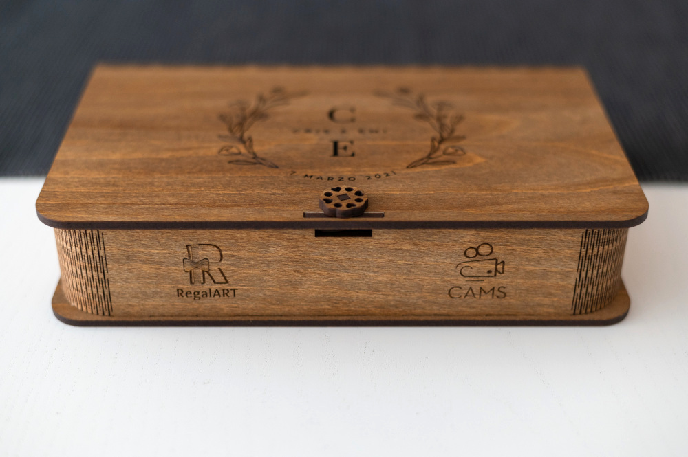 LaserCanal's tweet photo. ¡SORTEO A LA VISTA!
Sorteo una elegante y artesanal caja + USB de 32 GB, ambos personalizados, para regalar álbum foto a esa persona tan especial.
Para participar, seguir las instrucciones de la página del sorteo: https://t.co/jrqQmSK7AG https://t.co/AEfj2N9MQT