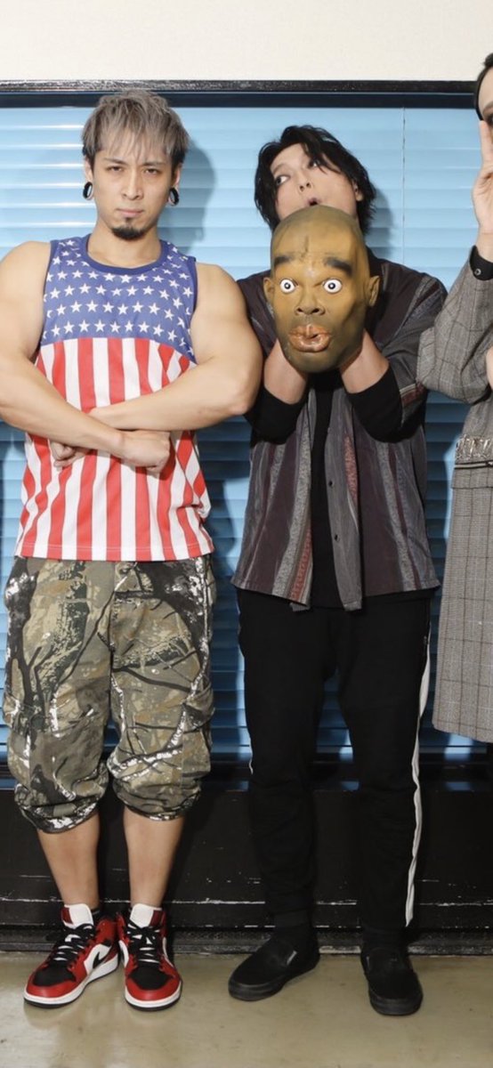 DAIKI_132_LOVE's tweet image. MUCC why would you post this….Hiro……why would you wear that mask..? And make a post with a gorilla emoji with it..I’m…im so tried but I’m so glad I never listened to either of y’all bands like…wtf