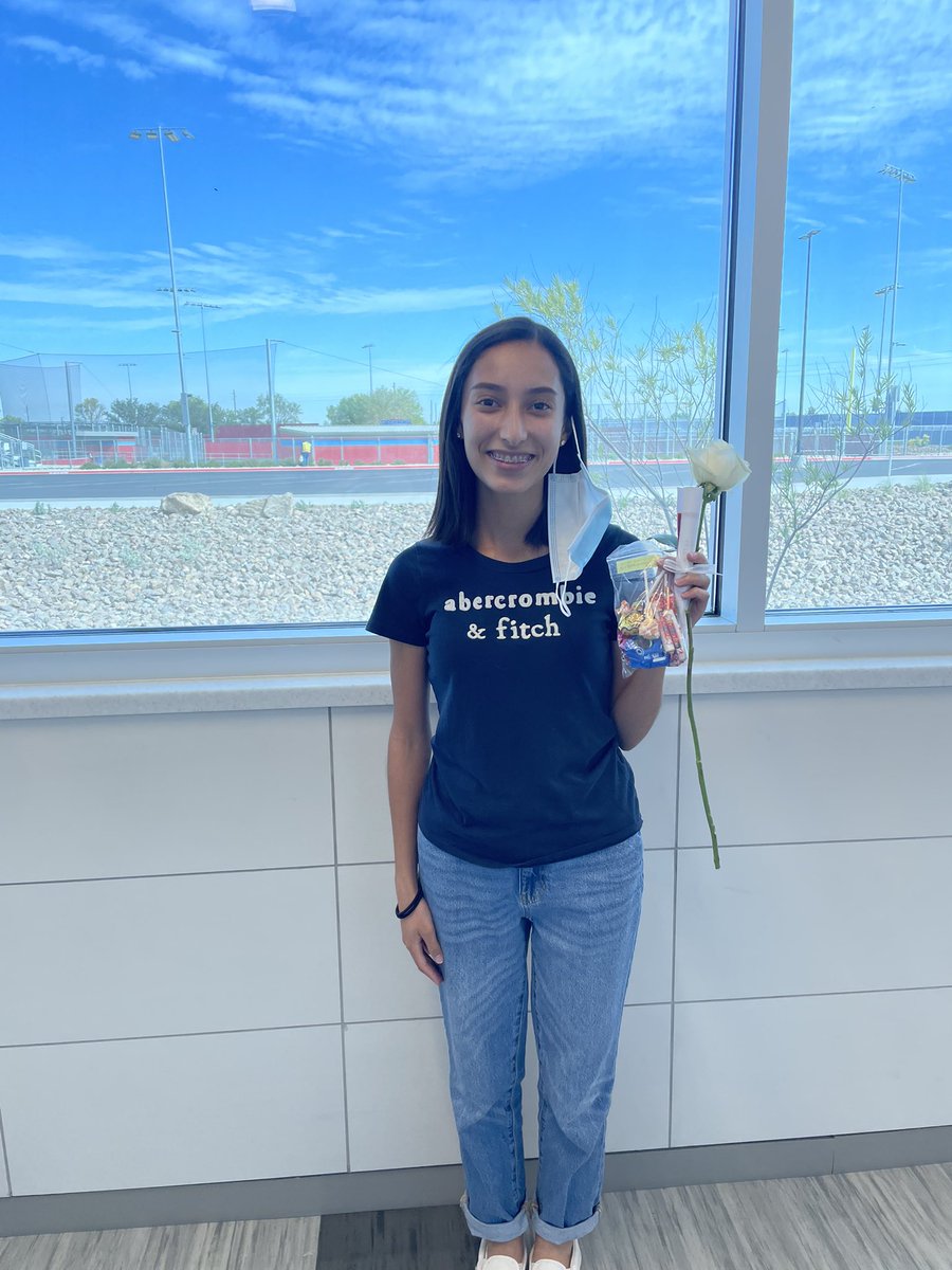 socorronhs1's tweet photo. A warm welcome and congratulations to our 2021-2022 Inductees. We are ecstatic to get started! We can’t wait to see you! @Socorro_HS @mnperales @rdiaz_shs https://t.co/lCHUwN7fEY