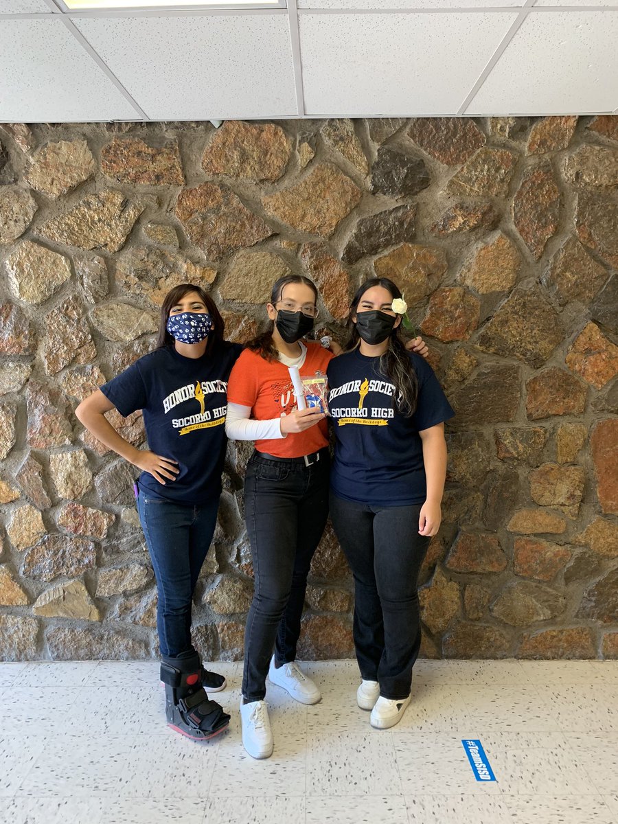 socorronhs1's tweet photo. A warm welcome and congratulations to our 2021-2022 Inductees. We are ecstatic to get started! We can’t wait to see you! @Socorro_HS @mnperales @rdiaz_shs https://t.co/lCHUwN7fEY