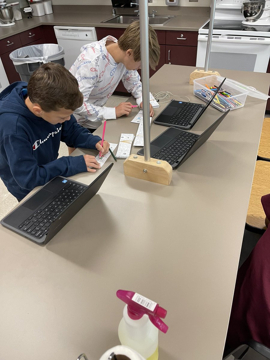 SFLPearson's tweet photo. Skills for Living students participated in healthy stress strategy stations today! #PatriotStrong #CampusBadges https://t.co/4Gc37YSss6