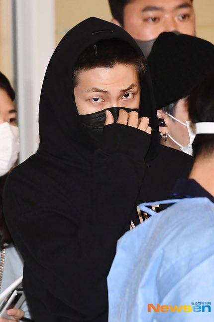 FAAAG21VIAQRppX?format=jpg&name=small