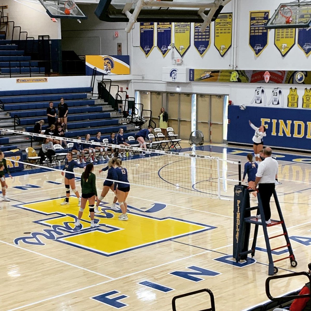 FHSAthletic's tweet photo. Trojans Volleyball takes on Oregon Clay Eagles tonight.  The volleyball team is also recognizing teachers for their Teacher Appreciation Event! Go Trojans! 🏐 #TrojanTrue #theTrojanWay https://t.co/Xw6iXH4Rxc