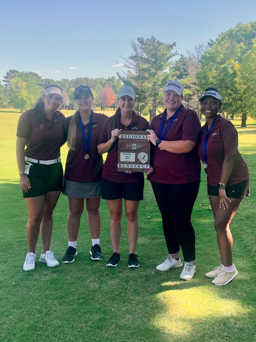 GirlsGolfCville's tweet photo. Lady Dragons fall to Houston by 5 strokes for the regional title. Shanna Lyle and Ella Penke take the top two individual spots to advance to the state tournament. Shanna took 2nd overall with a 74 and Ella took 3rd overall with a 78. #godragonsgo #statebound https://t.co/OPK6lY5Te2