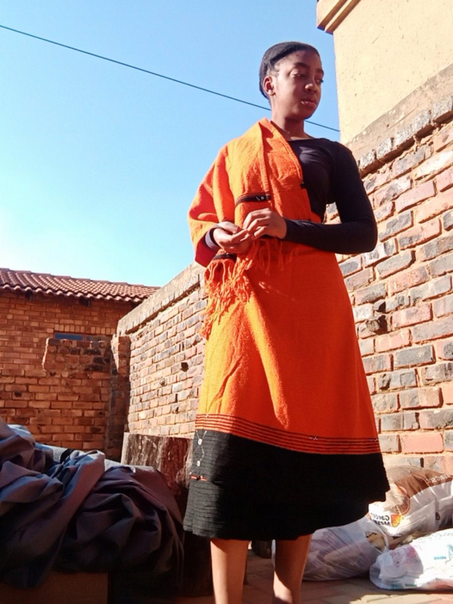 OrtileThami's tweet photo. Ndiyazingca ngokuba ndiyintombazana yomXhosa ❤️
#yourheritage
#Yourpride
#YouthToday https://t.co/d4t4614QW5