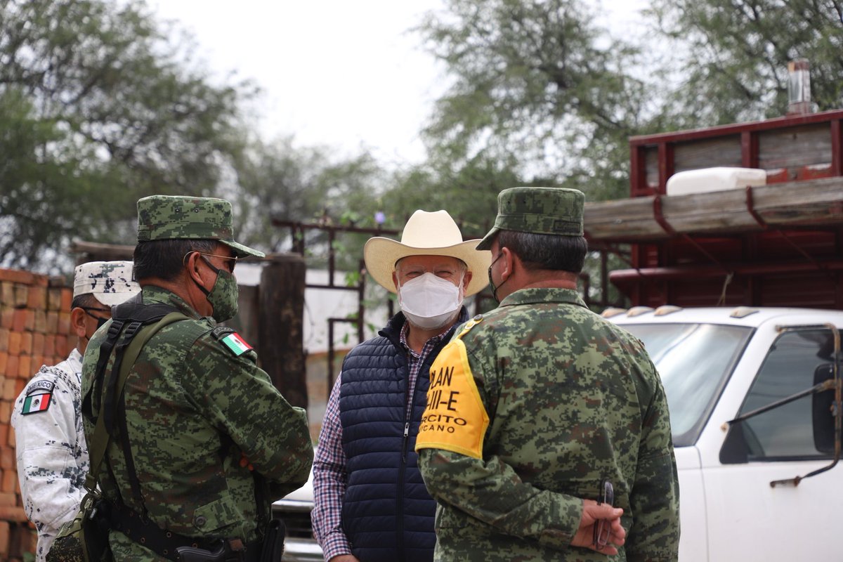 CDoblerM's tweet photo. Recorrimos con el gobernador @PanchDominguez las zonas afectadas de San Nicolás y Bordo Blanco en el municipio de #Tequisquiapan, generadas por la creciente de la presa #Centenario. 

Desde el @gobqro, se les garantizará todo el respaldo a las familias que resultaron damnificadas https://t.co/O4grpoTiUp