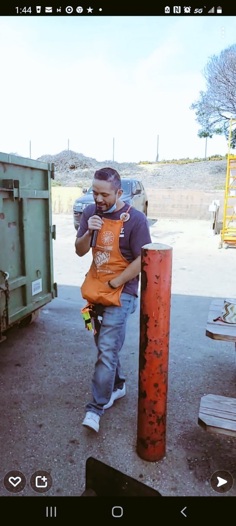 HD6967_ASDS's tweet photo. Celebrating Success Sharing Day 1 with karaoke and a chance to win prizes. Who will win best performance?
#bytheseaside6967
@mikenunez531 @MRSSAHD @VenturaIzaiah https://t.co/iwAtq54dr5