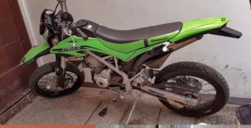 GojelF's tweet photo. Mohoh bantuannya , telah hilang motor KLX S dengan nopol 
S 3987 MZ ,  baru saja di jl pintu keluar landungsari . 
Mohon bantuannya dulur" 🙏🏿🙏🏿🙏🏿🙏🏿
@mahasiswamlg 
@dishub_mlgkota
@infomalang 
@mahasiswamlg 
@KominfoMalang 
@bakesbang
@ngalamfess https://t.co/kJUAw3VgdQ