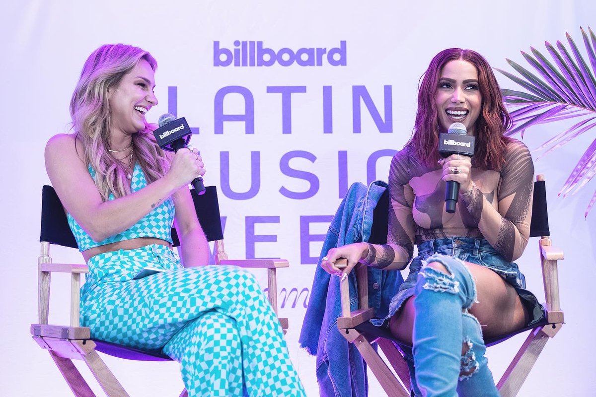 Chelsea_Briggs's tweet photo. My interview with @anitta summed up in 3 pics. 😂Pretty sure I laughed the entire 40 minutes. Love her realness. The most refreshing thing. 🔥#LatinMusicWeek @billboard https://t.co/R0NonlZWTi