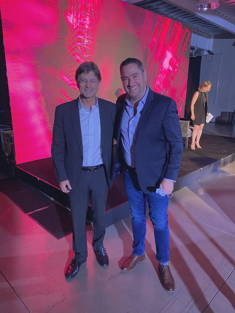 Gran presentacion de <a href="/edelamadrid/">Enrique de la Madrid</a> en #INCON2021. “Tendencias en la economía del conocimiento” con datos sumamente relvantes. #INCON2021 #vivanuncios #Liderazgo