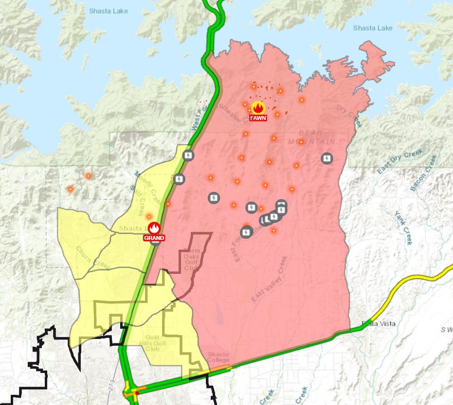 CAFireScanner's tweet photo. #FawnFire (#MountainGate, Shasta Co) - Better evac map below from the City of Redding - the other evac maps haven't kept up (thanks @TKrnv). 4th VLAT assigned & nearly over the fire: T910 from SoCal. Some other tankers diverted to a fire near Adin.
Link > https://t.co/Q8qeEfc5vk https://t.co/VQvwhfI1Dp