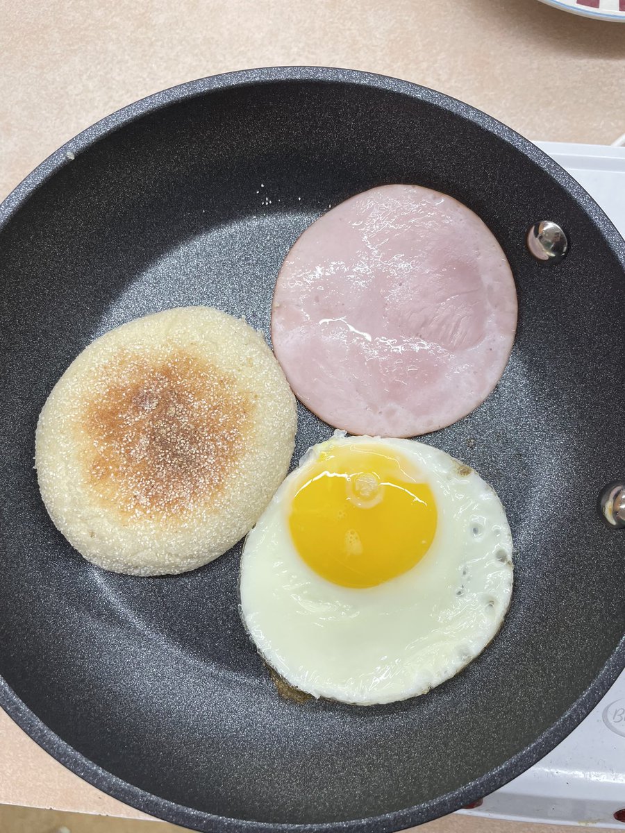 StMarys_MH's tweet photo. Breakfast 🥪 in grade 9 foods class. #breakysandwich #foodsclass #wearemhcbe https://t.co/sxRu0AVjiZ